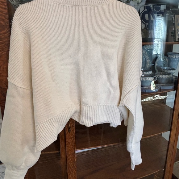 Free People Cropped Cream Sweater - Picture 2 of 5